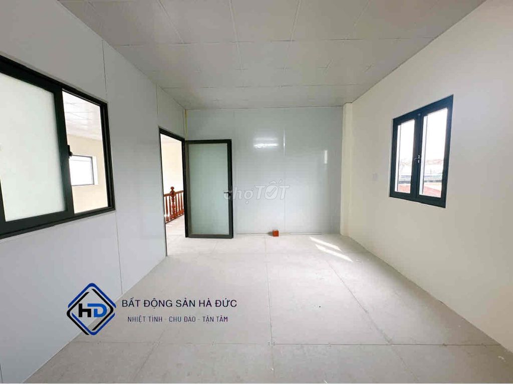 10 x 15 is a nice 10-to-be house. Carway alley.