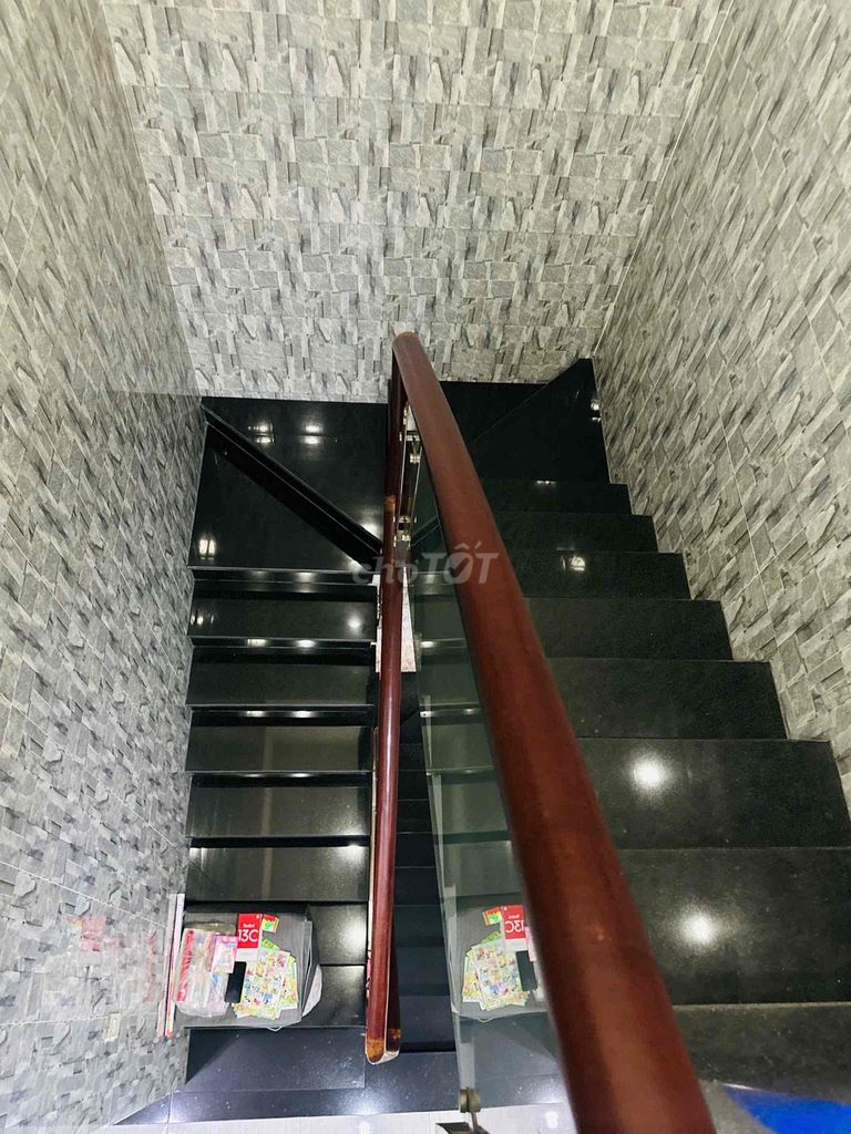 1 st 2th floor 4 4th floor bedroom 3 alley toilet 6 Linh Tây near ENSIER