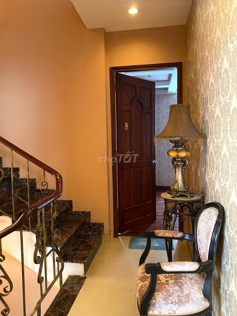 It's too cheap! Rend a house of 108 meters, right here in the United States of America.