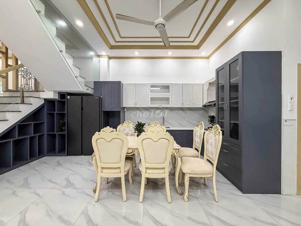 Western Culture Rent House 20 million a month.