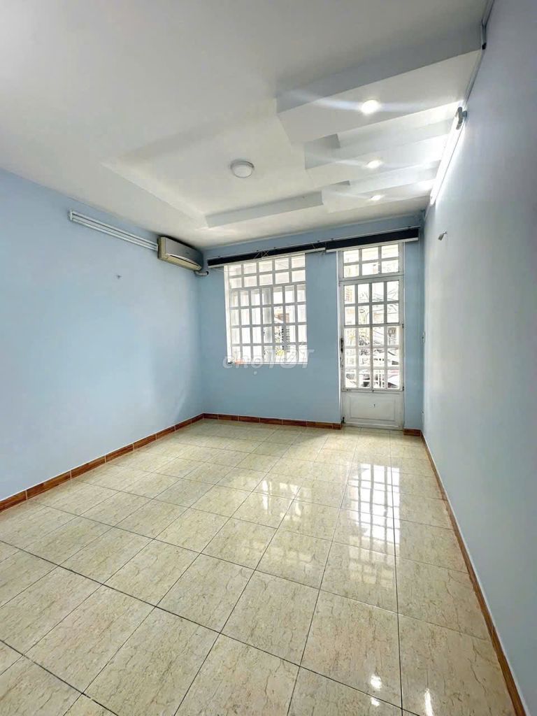 Renting Lê Văn Sỹ, tb, 4% X17 M, 3 stories, 4 bedrooms, New House