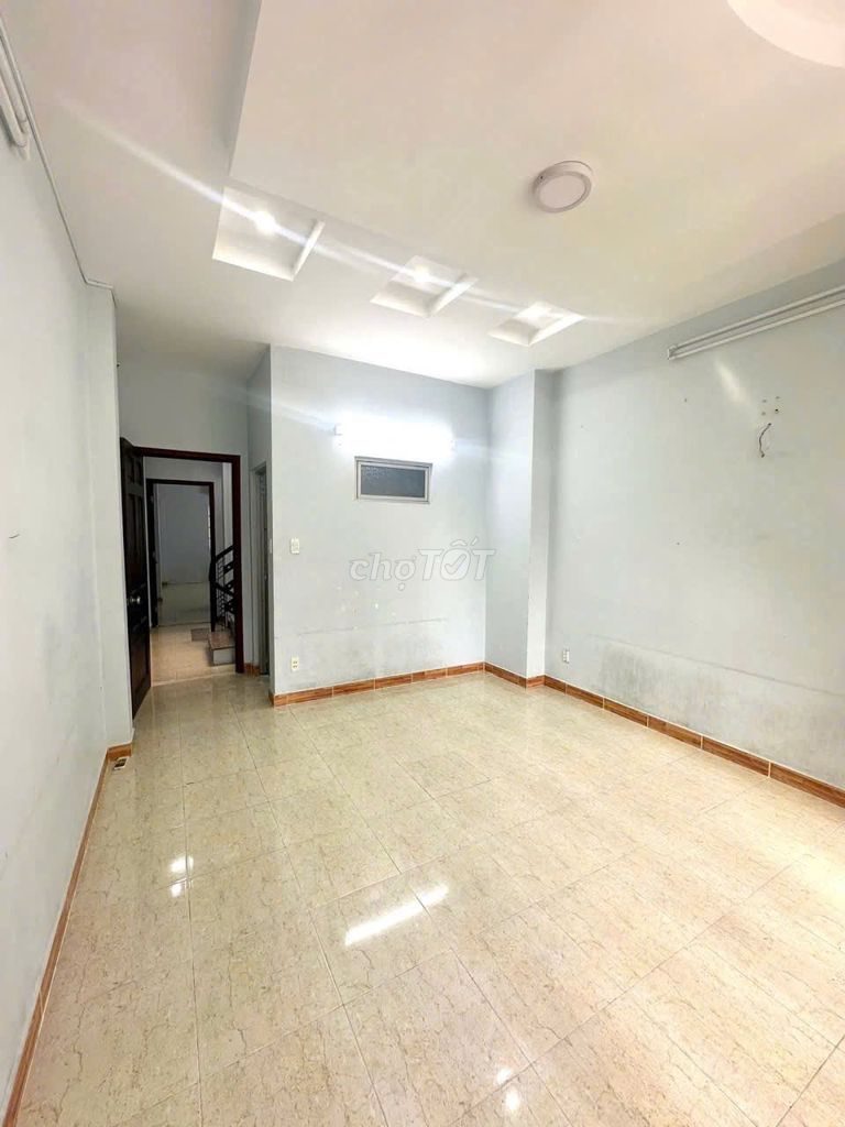 Renting Lê Văn Sỹ, tb, 4% X17 M, 3 stories, 4 bedrooms, New House