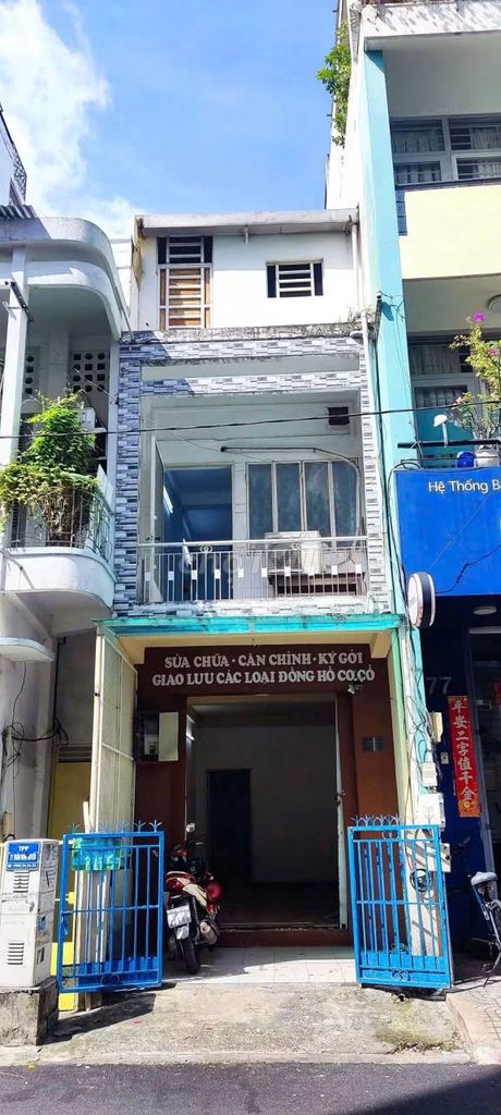 Trần Minh Quyền versus February 3, 3th floor, 3 x13 meters, 16 million