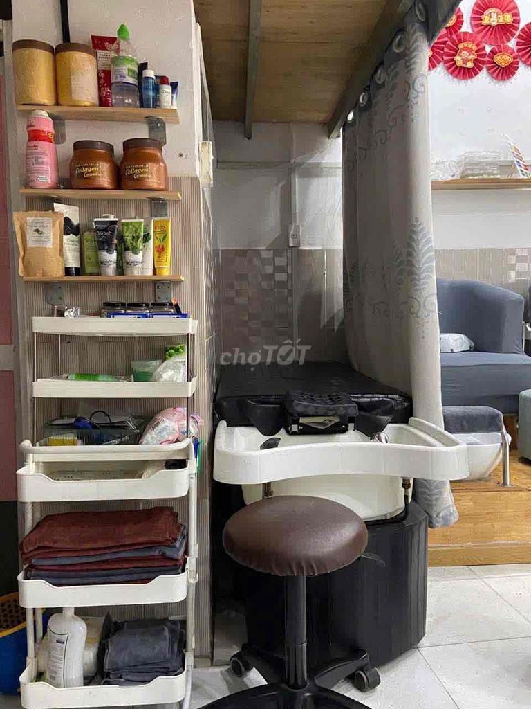 To rent kiosk- - Just open the nail, wash your hair.