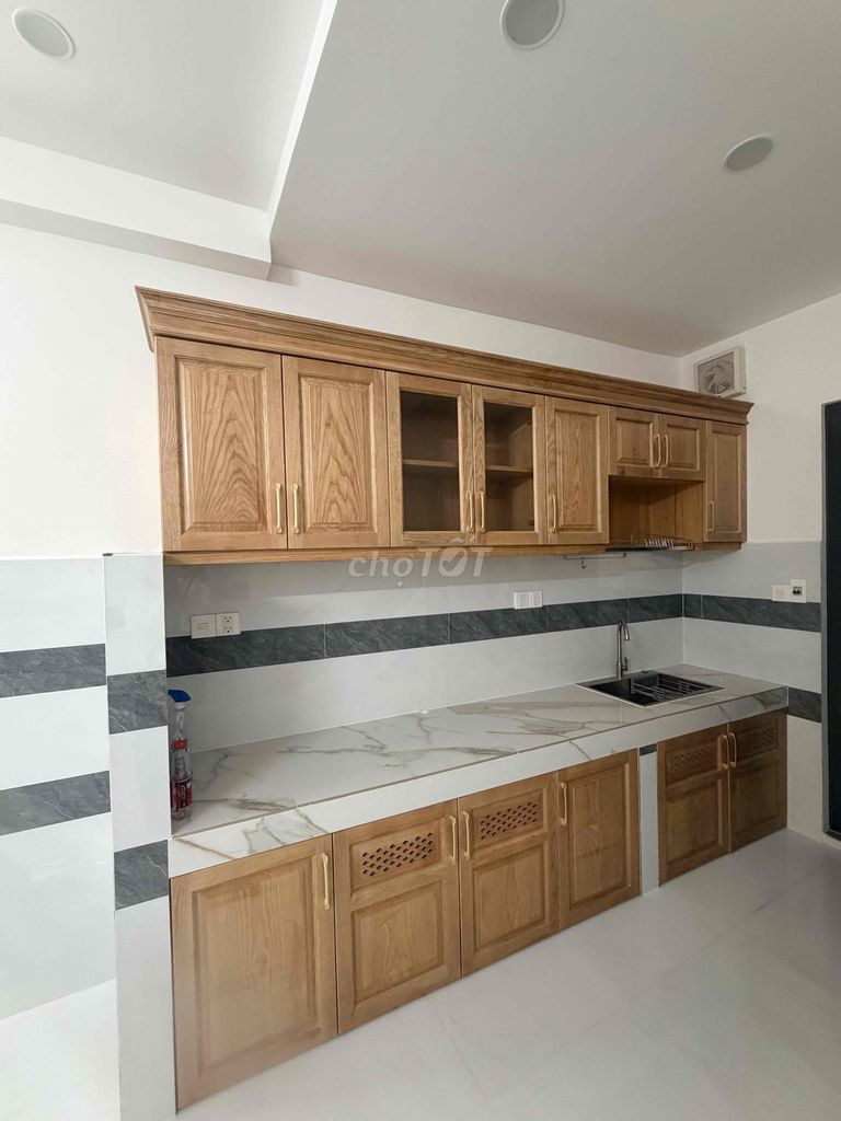 Rent a two-story Lý Chính Thắng in District 3.