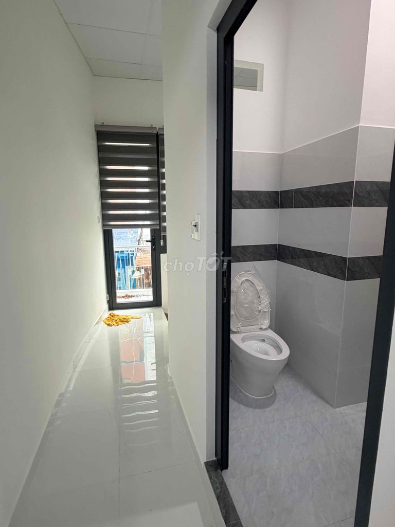 Rent a two-story Lý Chính Thắng in District 3.