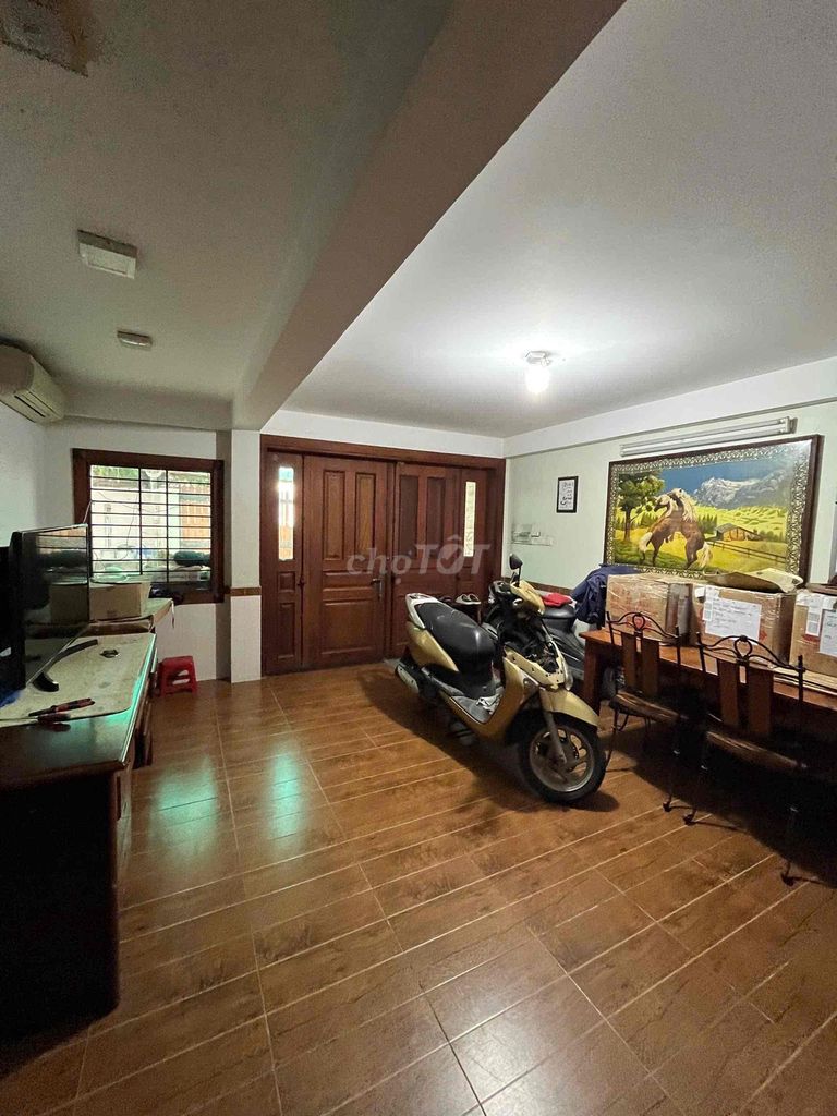 Rent a princely mansion 2-Linh Chiểu.