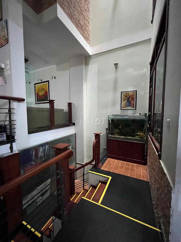 Rent a princely mansion 2-Linh Chiểu.