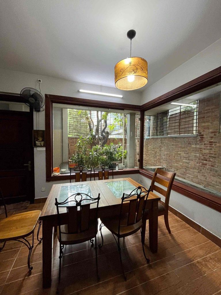 Rent a princely mansion 2-Linh Chiểu.