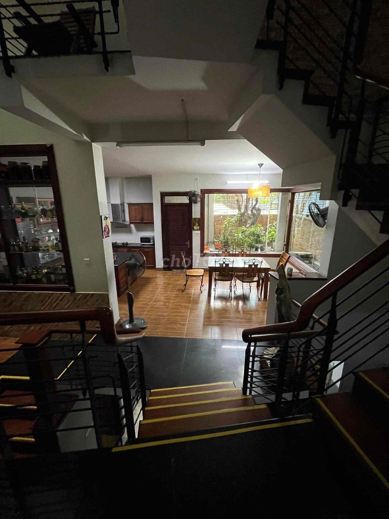 Rent a princely mansion 2-Linh Chiểu.