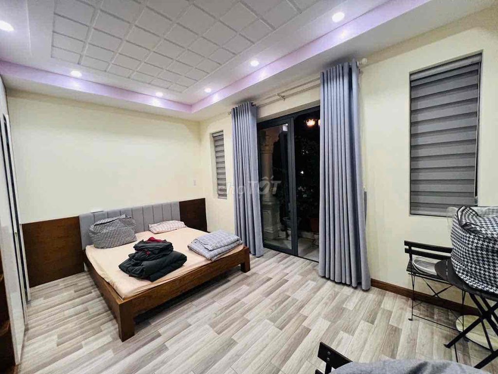 The Full House 71 3 4th floor bedroom 5 x 15 m Huỳnh Tấn Phát District 7
