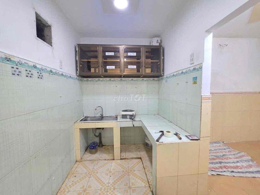 3 Chu Văn An. 4 bedrooms across 5 meters only 9 million.