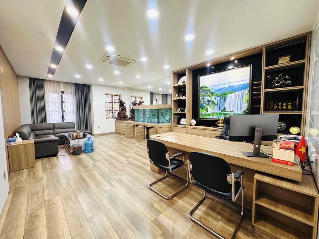 Cityland Street 1 vault + 4th floor 45 million. Nice place.