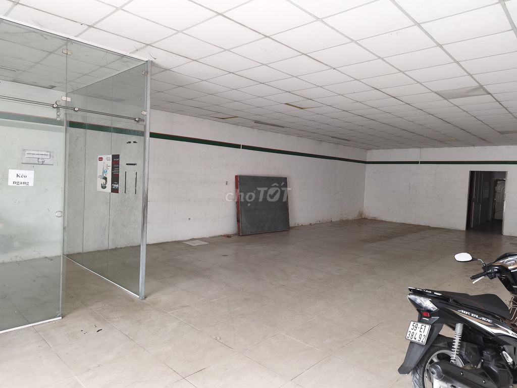 Rent a Tân Sơn cash house across from Golf Field