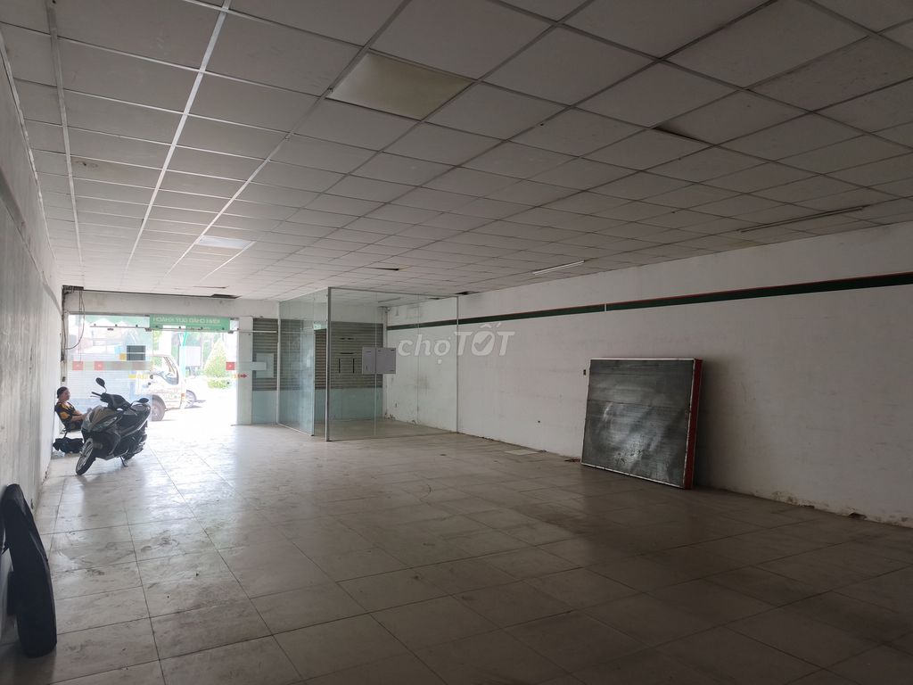 Rent a Tân Sơn cash house across from Golf Field