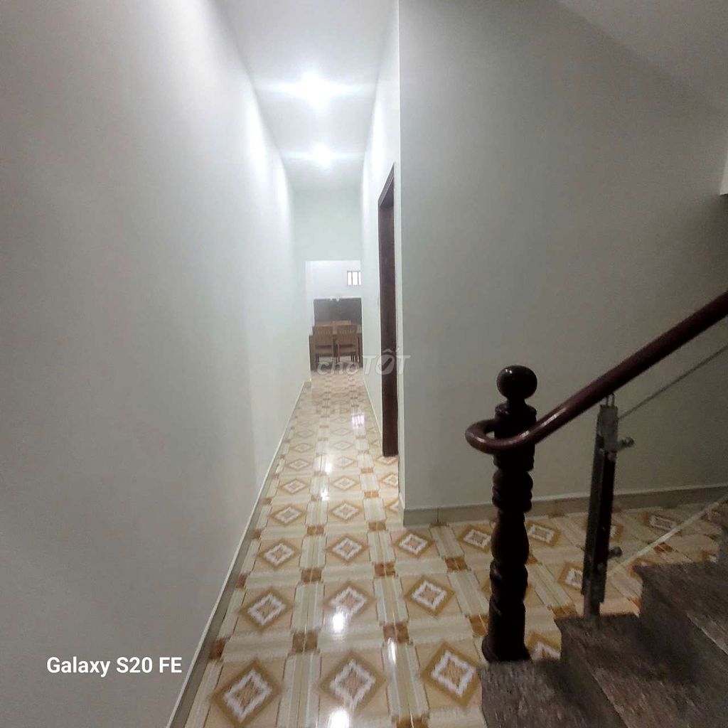 Thạnh Lộc 19s down four stations. 4 x 18 meters floor 3 bedroom 1 toilet costs 8 million alleys
