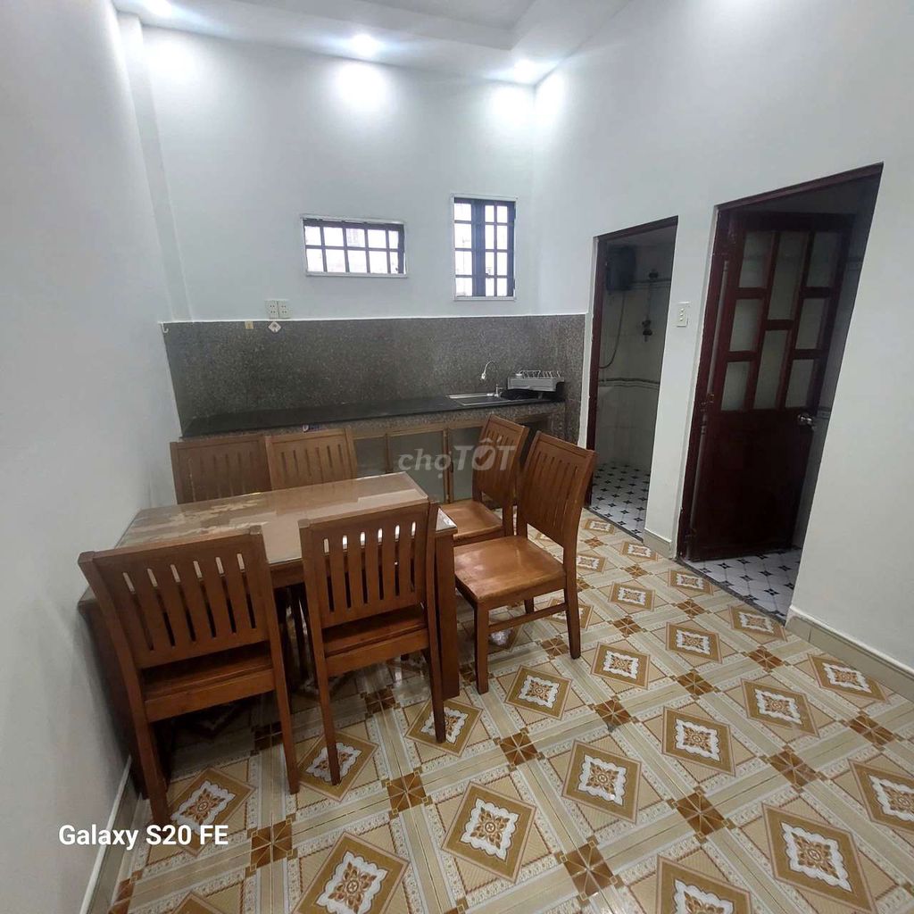 Thạnh Lộc 19s down four stations. 4 x 18 meters floor 3 bedroom 1 toilet costs 8 million alleys