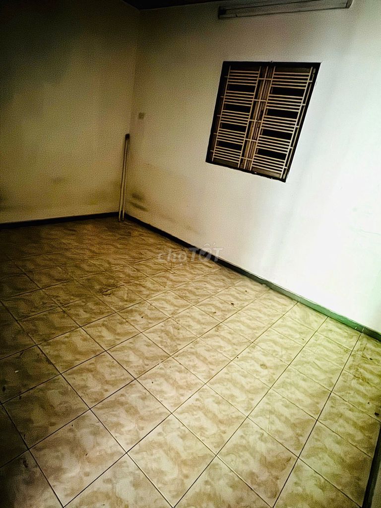 Rent a cash house Bùi Tư Toàn, 10 million.