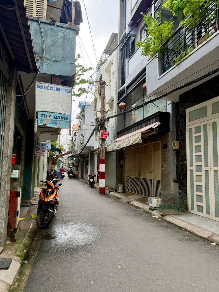 Rent Full Building in Bắc Hải. It's only 15 million.
