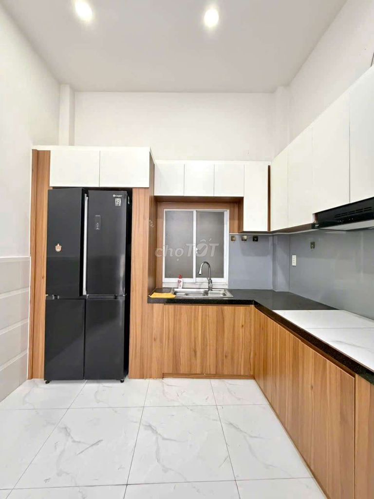 Rent Full Building in Bắc Hải. It's only 15 million.
