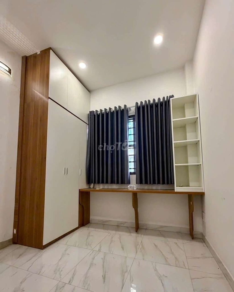 Rent Full Building in Bắc Hải. It's only 15 million.