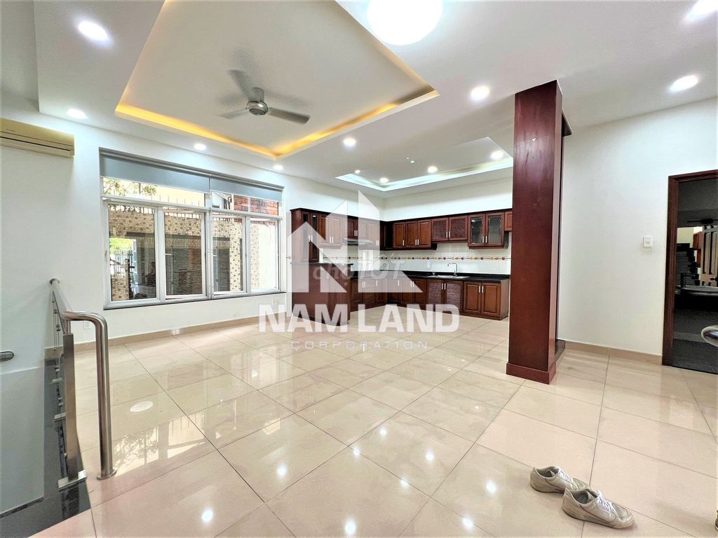 The house has been rented 360 meters of Tescan Garden. Three bedrooms, 30 million.