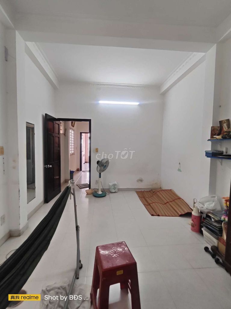 1 3rd floor bedroom 3 1 st near the University of Fatima 1 2 million