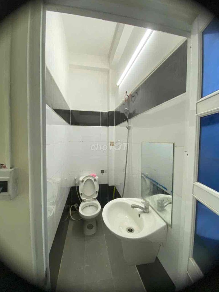 There are three rooms for rent, the Big Side Lê Văn Thọ, District Gò Vấp.