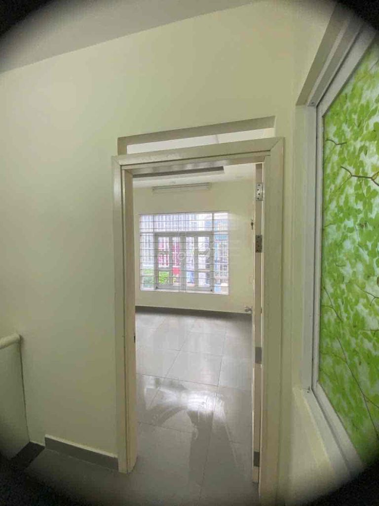 There are three rooms for rent, the Big Side Lê Văn Thọ, District Gò Vấp.