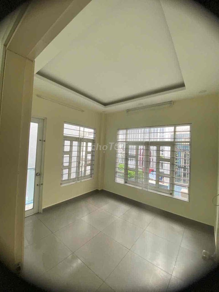 There are three rooms for rent, the Big Side Lê Văn Thọ, District Gò Vấp.