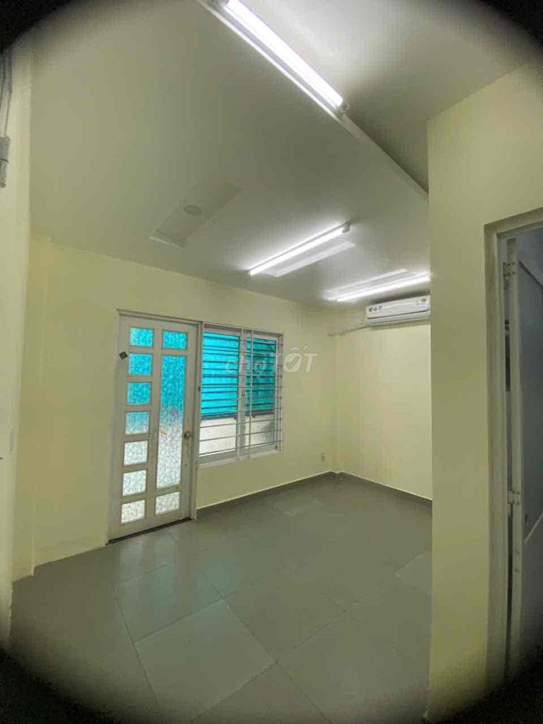 There are three rooms for rent, the Big Side Lê Văn Thọ, District Gò Vấp.