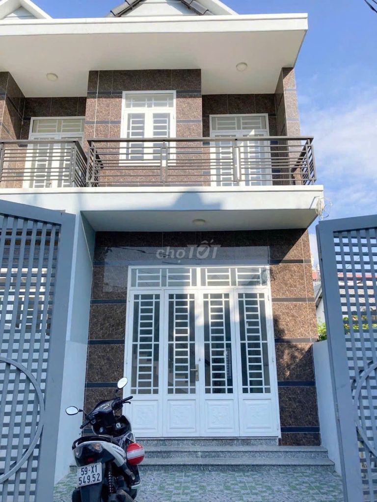 Three bedrooms. One, one floor.