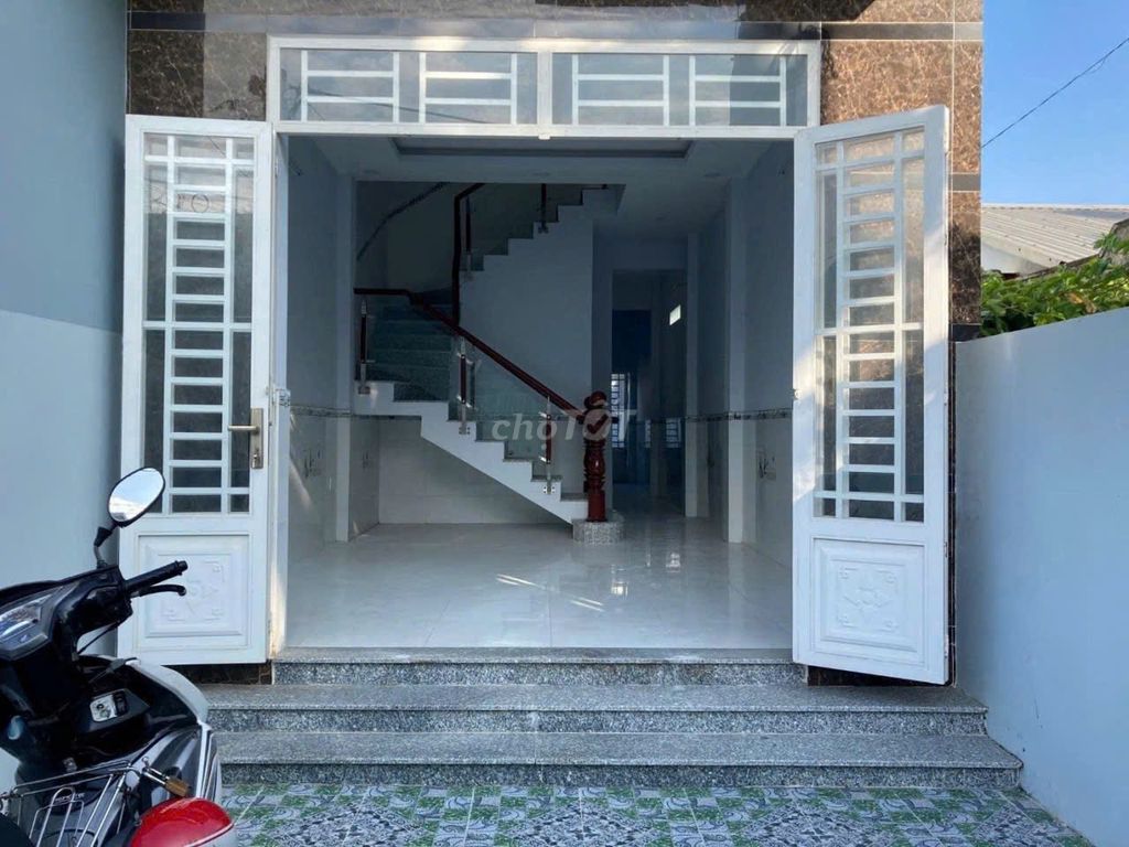 Three bedrooms. One, one floor.