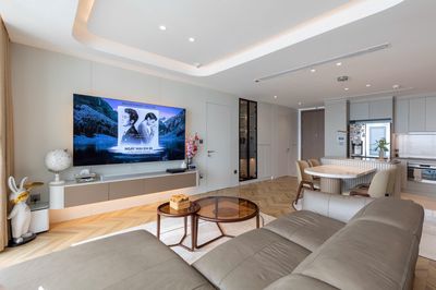 -sky89 rents three bedrooms.2 toilets 114 meters full of high-level furniture.
