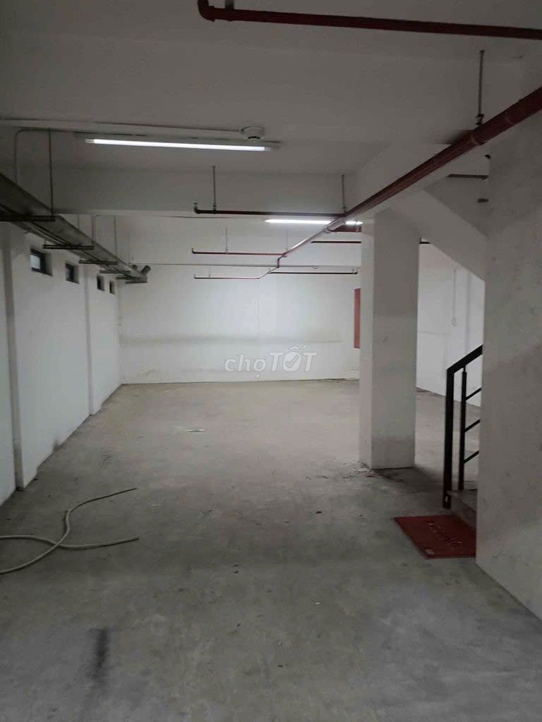 Rent a front building Nguyễn Văn Khối – 7 x 30 M, elevator, pcc