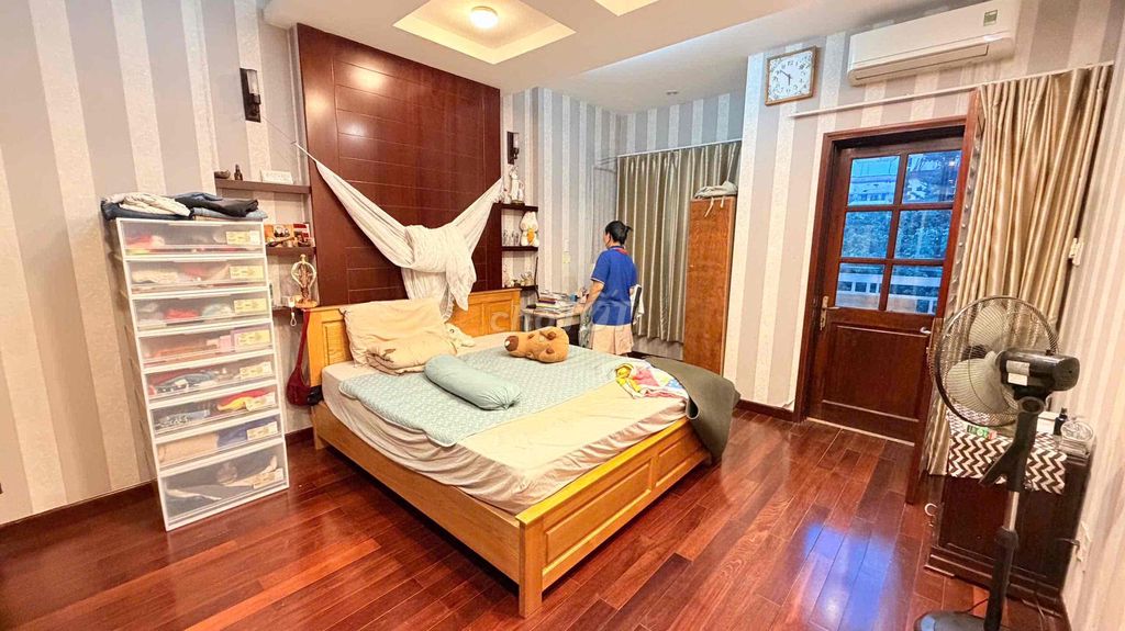 Rent a An Phúth Street. Five bedrooms for only 32 million.