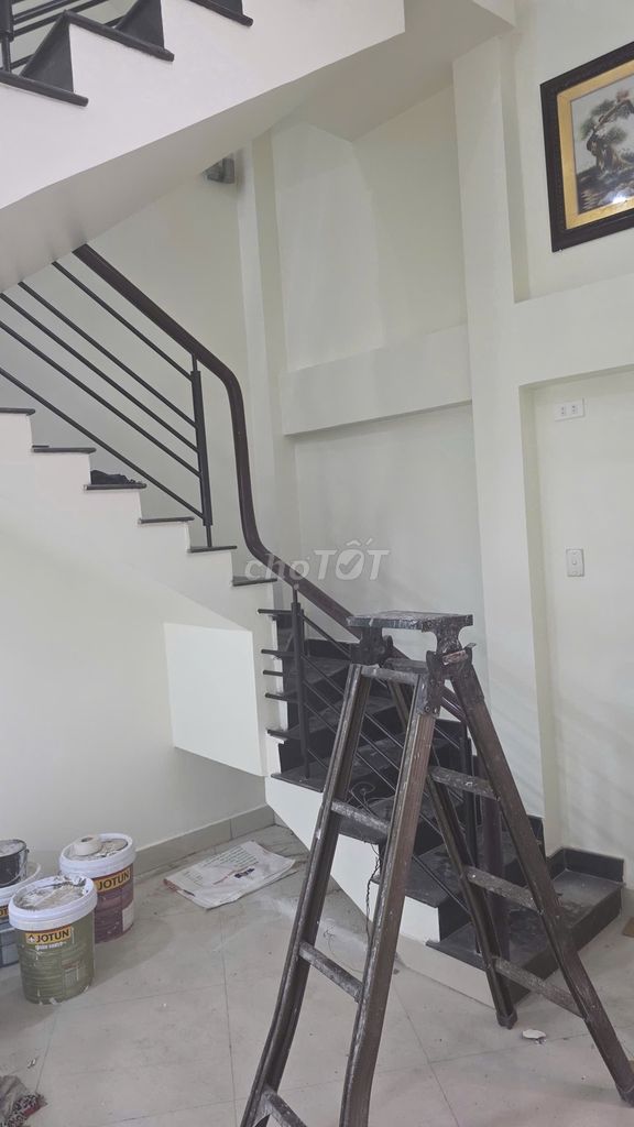 The owner of the new rented house,