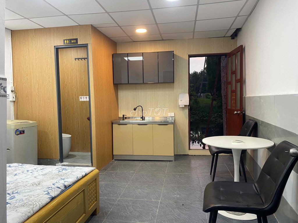 Rented the whole place near the University of Gemstones