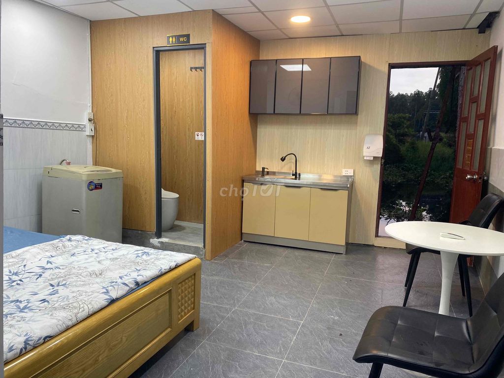 Rented the whole place near the University of Gemstones