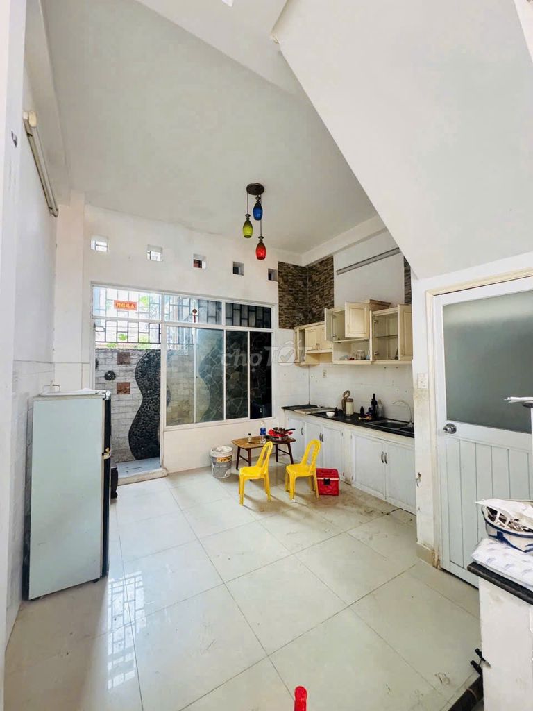 Rent the Gò Vấp Transvestive Parking Hall (12 million/4 bedroom)