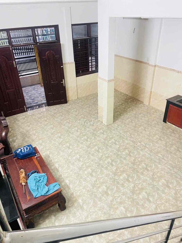 Renting the entire Phạm Thế Hiển-size house.