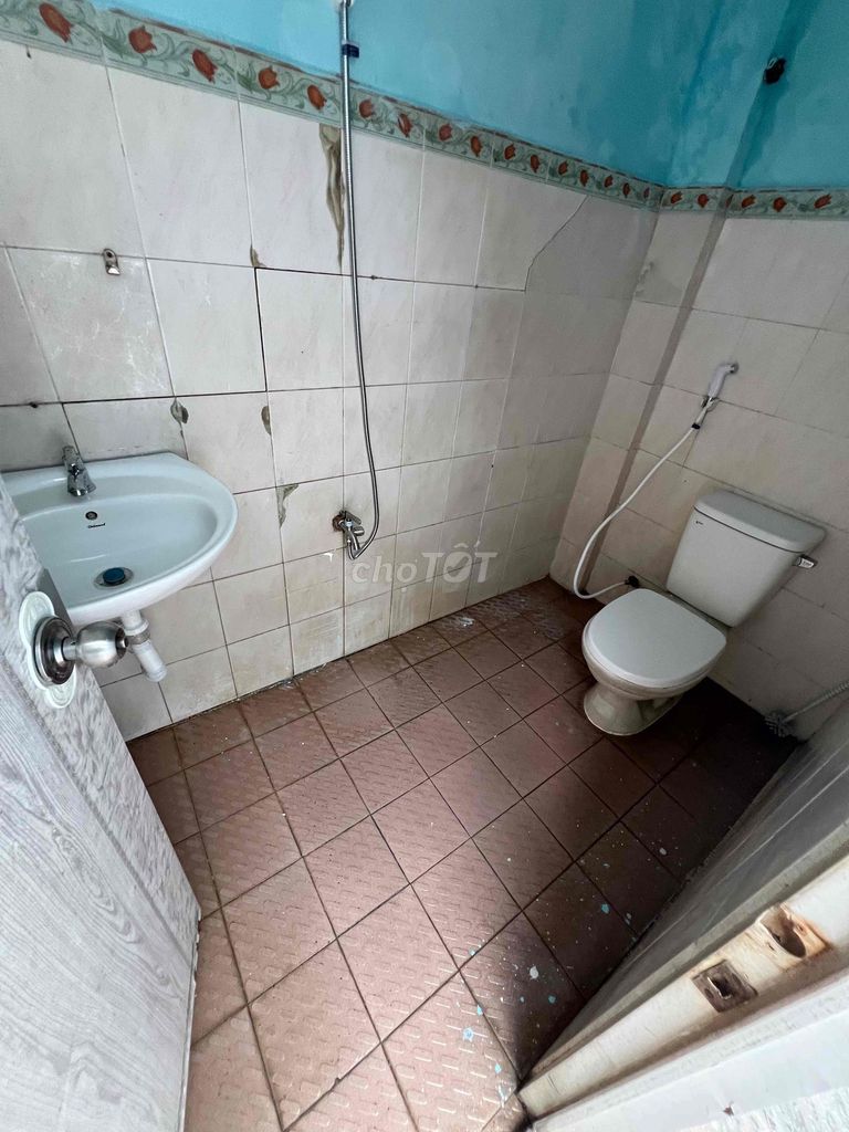 Rent a four-foot-two-foot-two-story-two-room-two power toilets. Three f of 11 million.