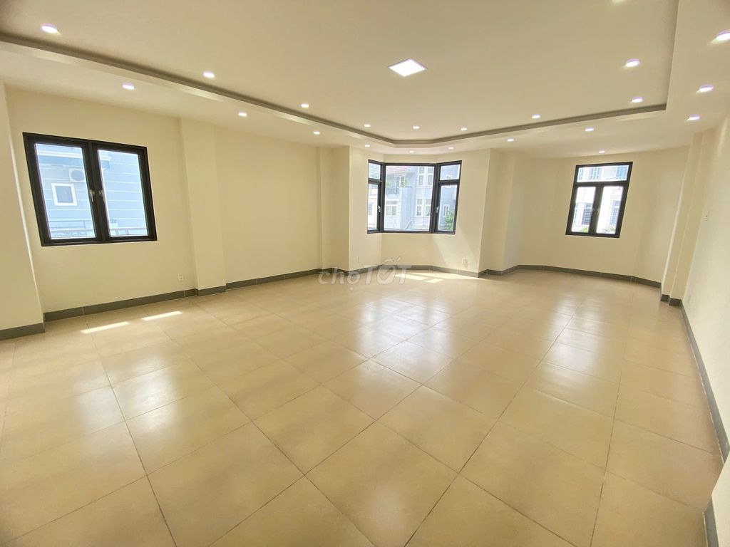 Rent a house as an office on the Inter-Special Street. Only 25 million.