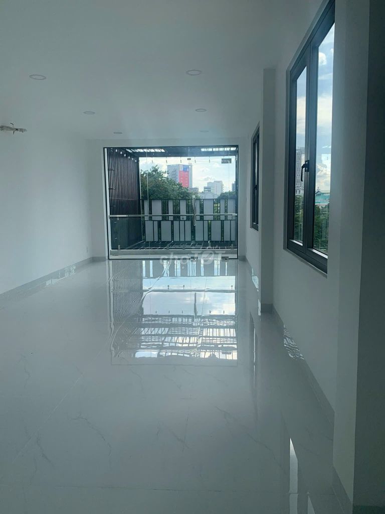 Front house to District 1, Xô Viết Nghệ Tĩnh, 4 X20, 4 stories, elevator