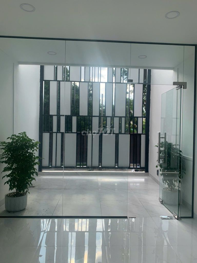 Front house to District 1, Xô Viết Nghệ Tĩnh, 4 X20, 4 stories, elevator