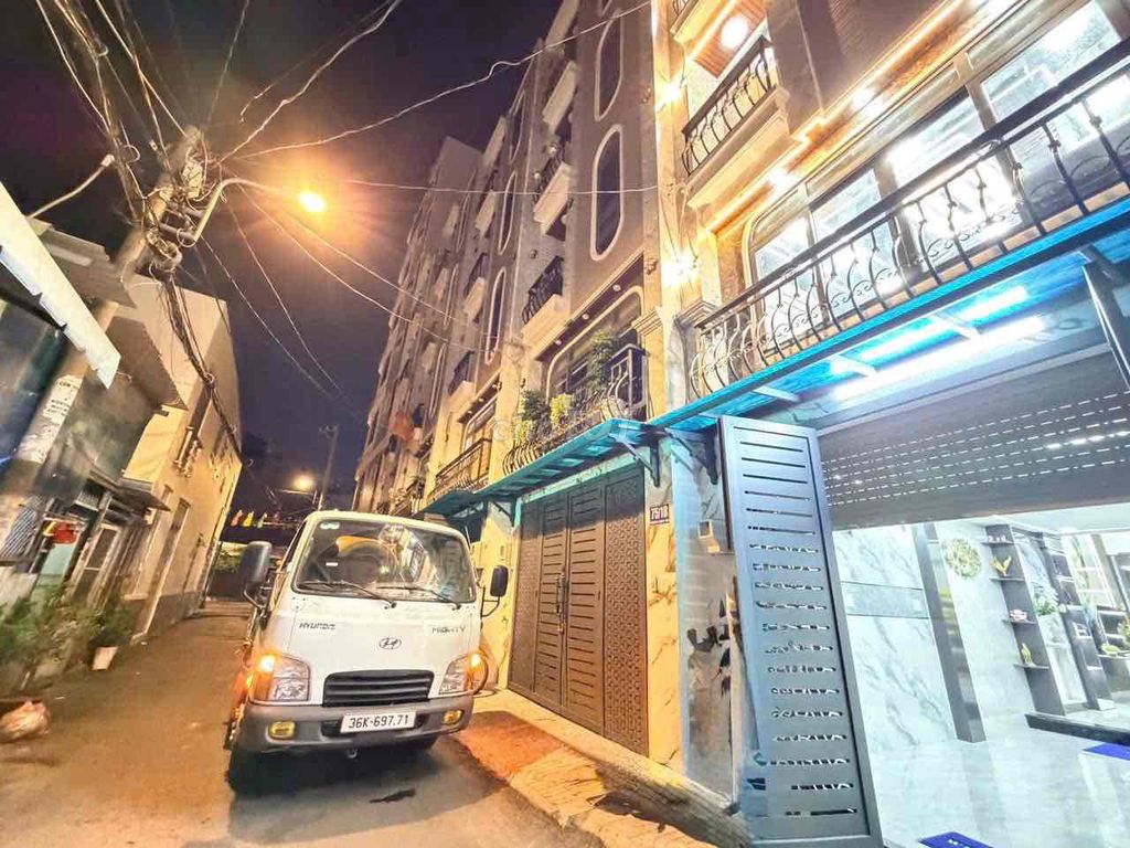 Nice new home with an alley elevator 1/ Nguyễn Tư Giản-712.
