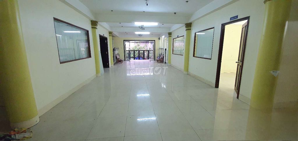 Rent the villa as V.V.'s office.