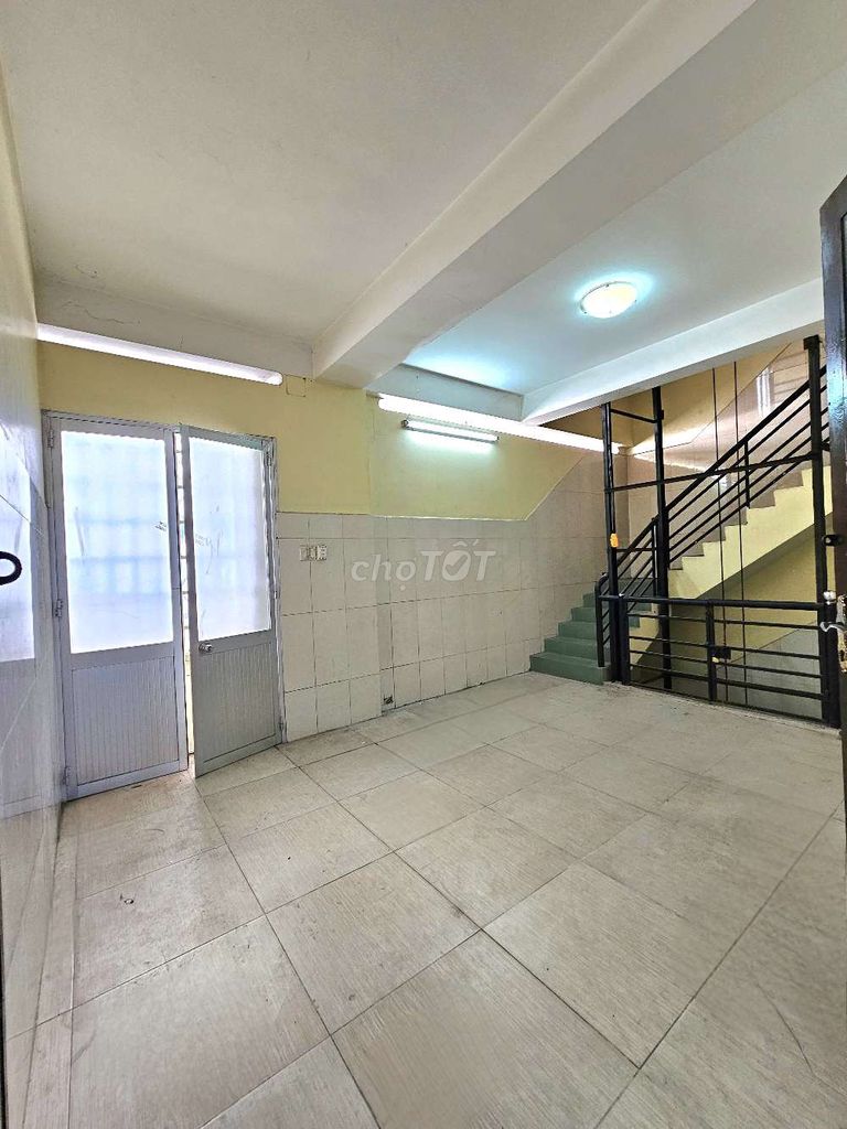 Rent the villa as V.V.'s office.
