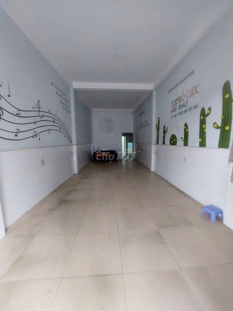 Let's rent Qq02012 Front Street.