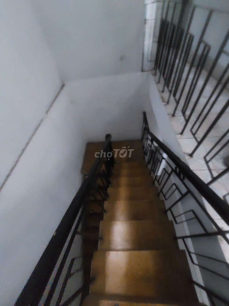 Let's rent Qq02012 Front Street.
